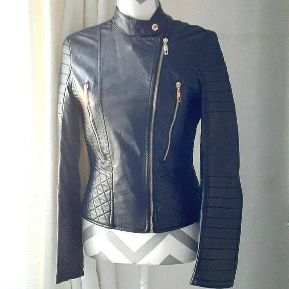 Forever 21 Jackets & Blazers - Forever21 faux leather black moto jacket